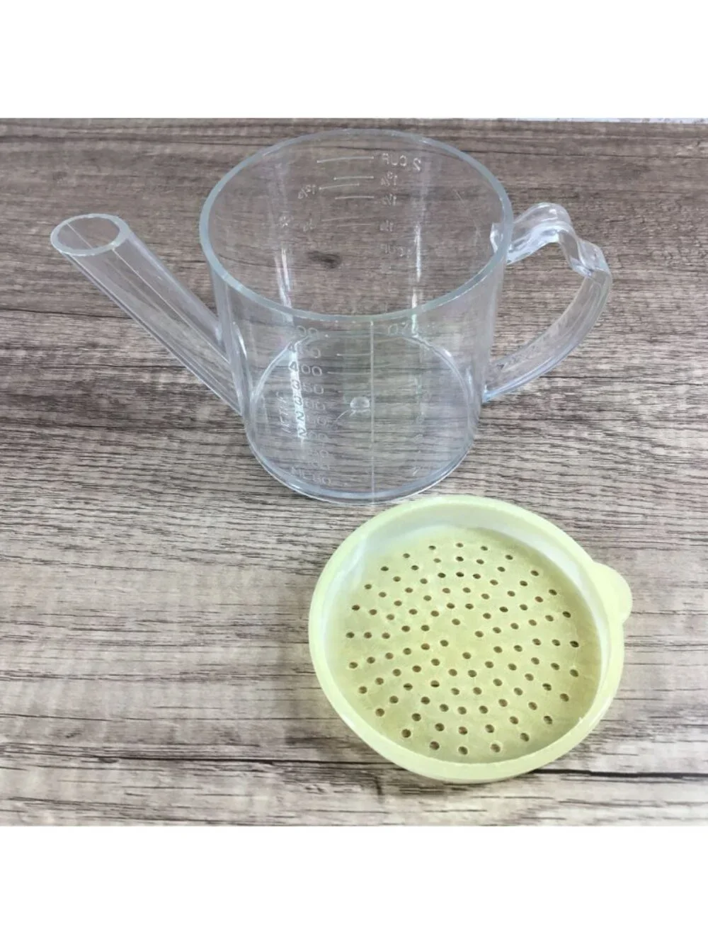 Vintage Fat Separator Plastic Measuring Cup For Gravy & Soups with Strainer Lid